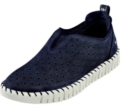 Damenslipper mit Perforationen und Sohlennaht von Mustang