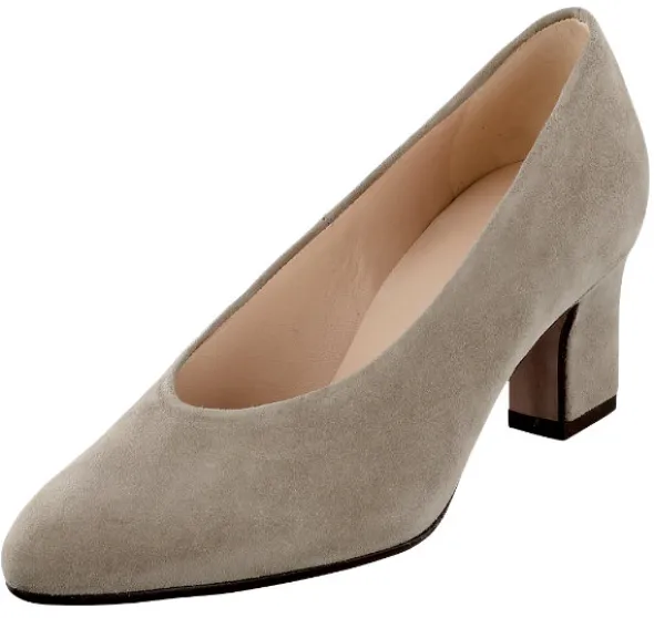 Schlichter Pumps in eleganter spitz zulaufender Form