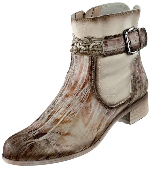 Sommerlicher Stiefel mit Zierschließe am Schaft von PintoDiBlu
