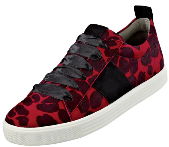 Sportlicher K&S Sneaker mit modischen Farbakzenten an den Seiten und der Ferse